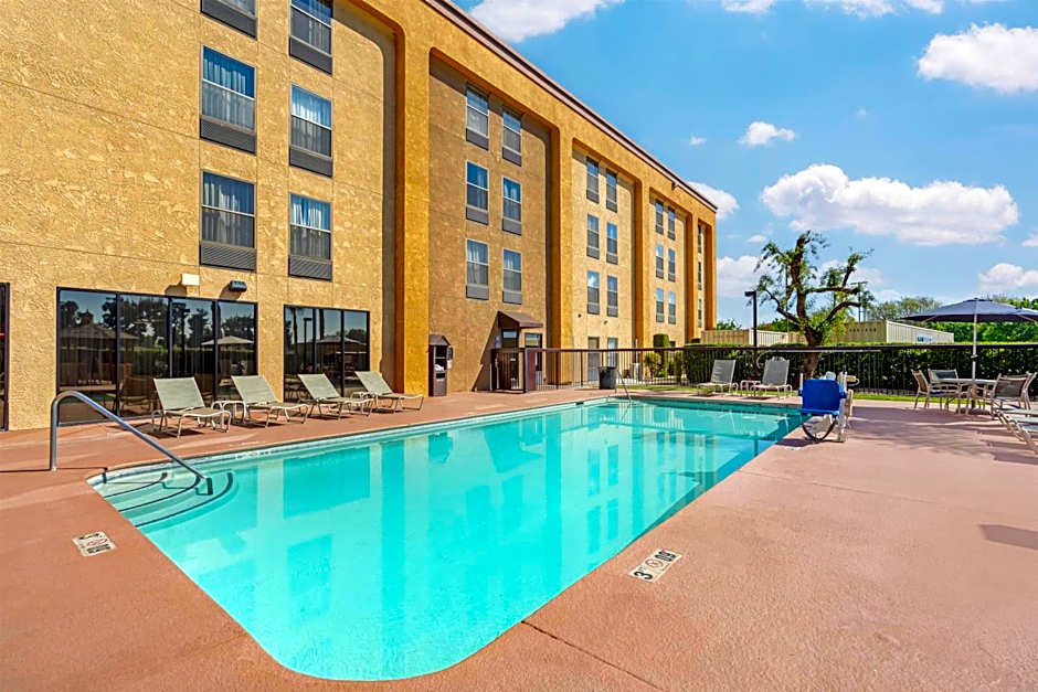 Best Western Plus Fresno Airport Hotel