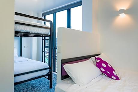 Quadruple Room with Private Bathroom