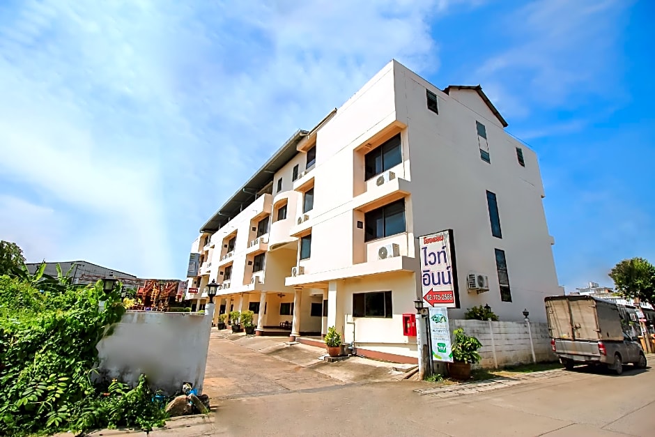 OYO 383 White inn hotel