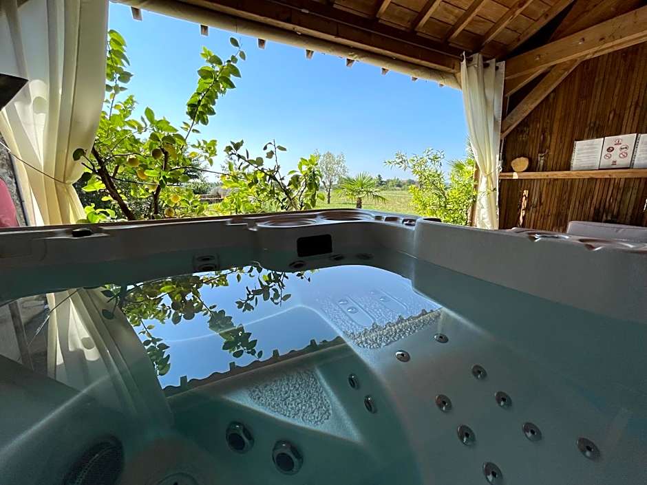 La Ferme de la Croix - Chambres d'hôtes avec jacuzzi, calme, et authenticité
