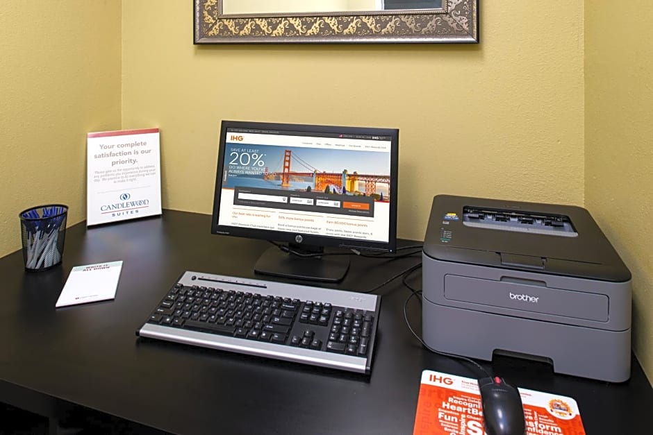 Candlewood Suites Olathe By IHG