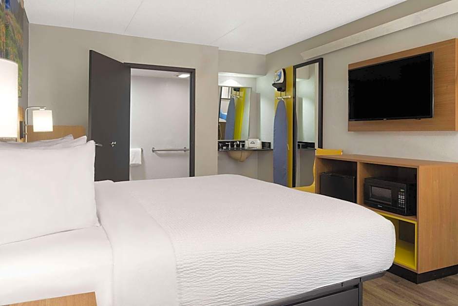 Days Inn by Wyndham Columbus Worthington