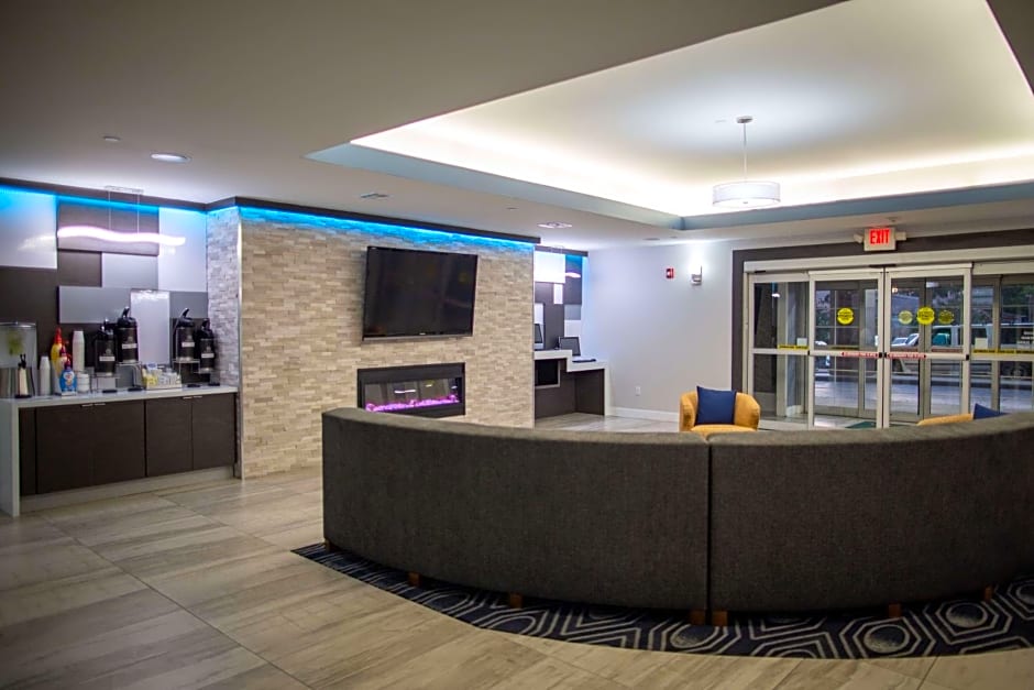 La Quinta Inn & Suites by Wyndham Houston - Normandy