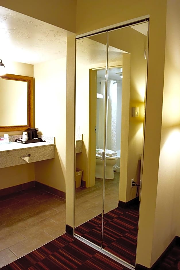 Best Western Town and Country Inn