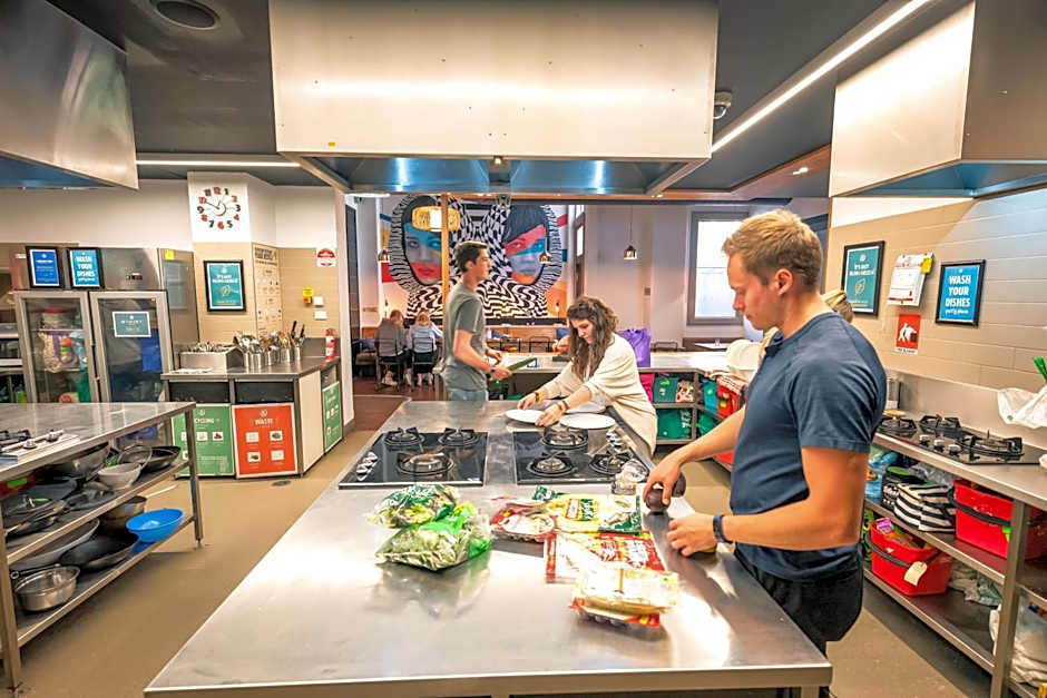 YHA Melbourne Central