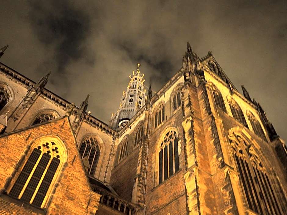 Hotel Carillon