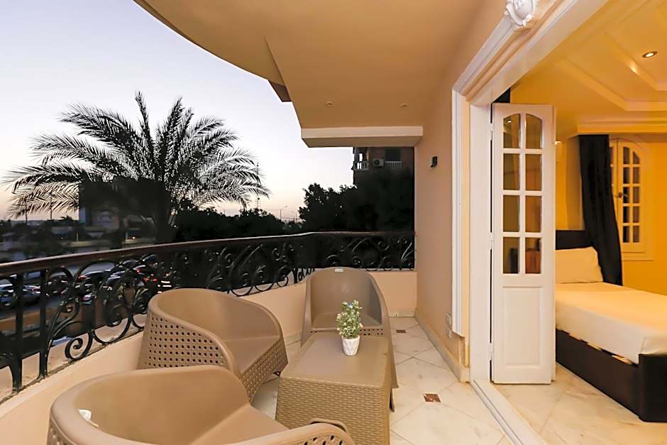 Turquoise Pyramids palace