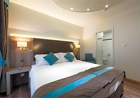 Classic Twin Room