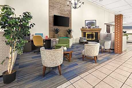 Quality Inn & Suites Altoona
