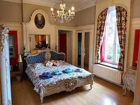 Suite with Garden View