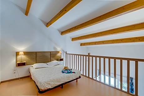 Mezzanine House (4 adults)