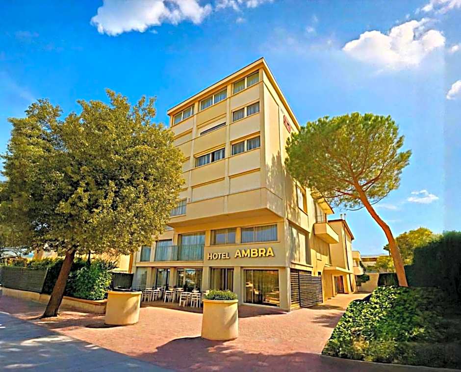 HOTEL AMBRA - Fronte Mare - Vicinissimi al Centro