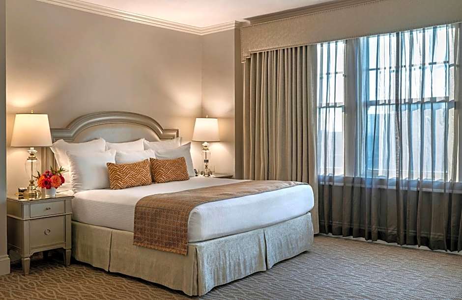 Warwick Melrose Hotel