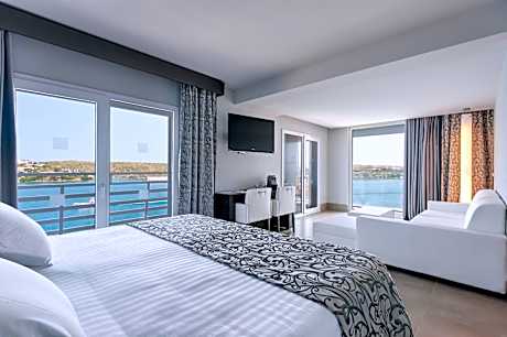 Junior Suite with Sea View (2 Adults)