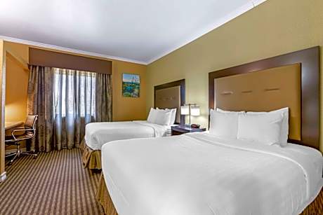 Queen Room with Two Queen Beds - Non-Smoking
