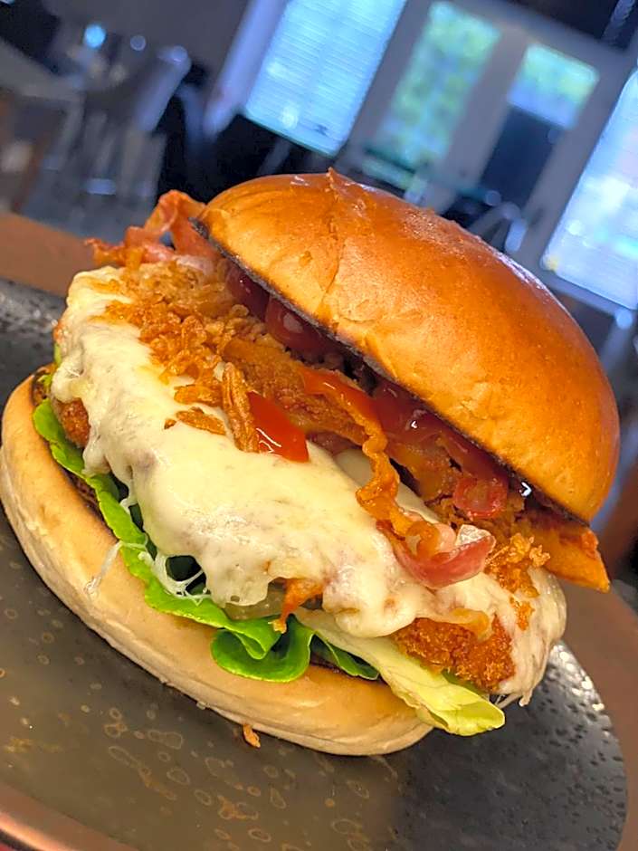 The Avenue Hotel Ltd