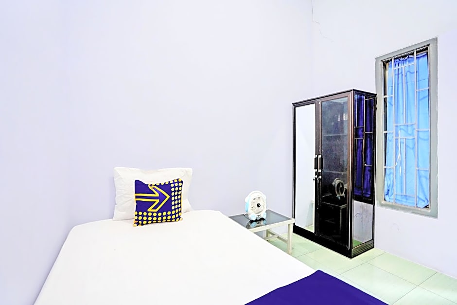 OYO Life 92937 Kost Putri Sarkara Syariah