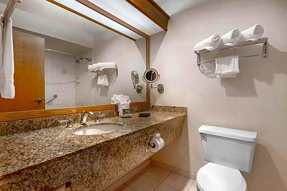 Best Western Plus Mill Creek Inn