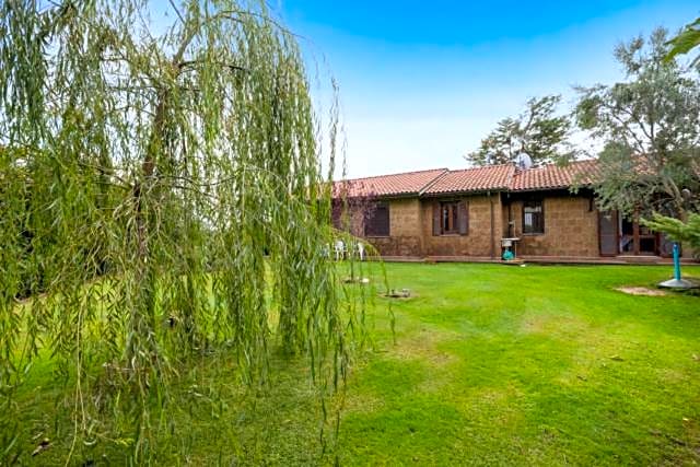 villa di charme con piscina e jacuzzi tra Roma e Viterbo