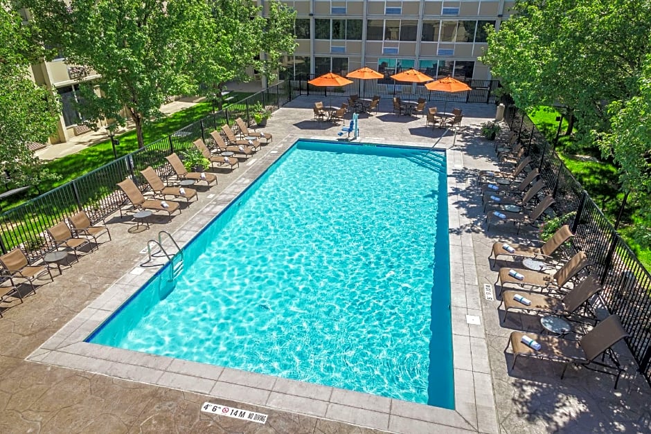 DoubleTree by Hilton Denver Central Park