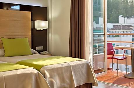 Superior Twin Room - Non-Smoking