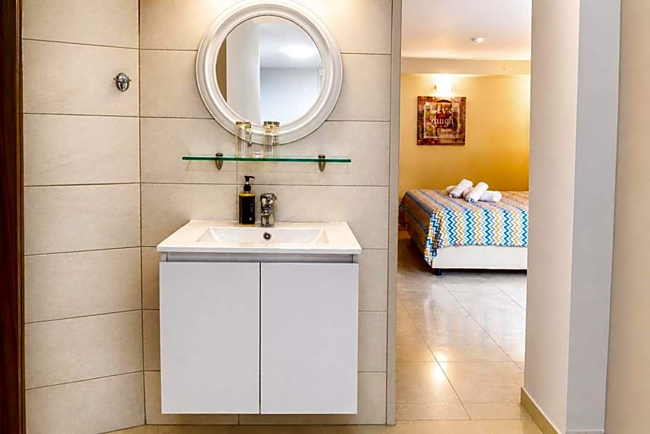 City Life Port Hotel