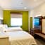 Holiday Inn Express & Suites Davis - University Area By IHG