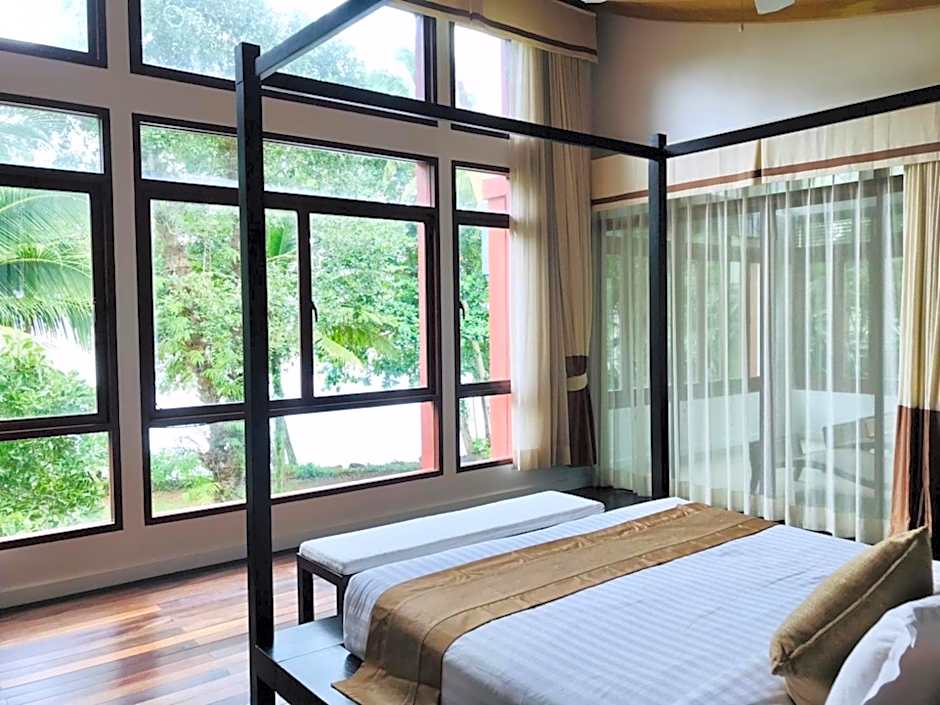 Amatapura Beachfront Villa 14, SHA Certified