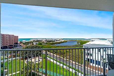 Emerald Oasis, Emerald Oasis- Gulf Front, Great for Families and Close to Destin Harbor!