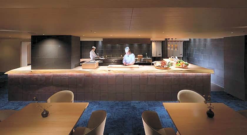 Toba Hotel International