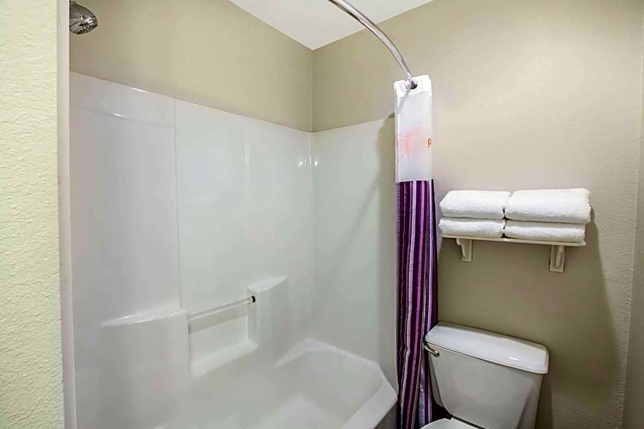 La Quinta Inn & Suites by Wyndham Houston Baytown East