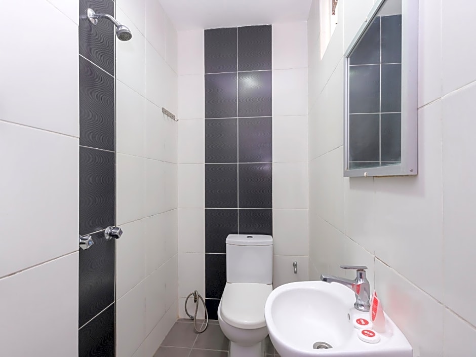 OYO 728 Tai Pan Hotel