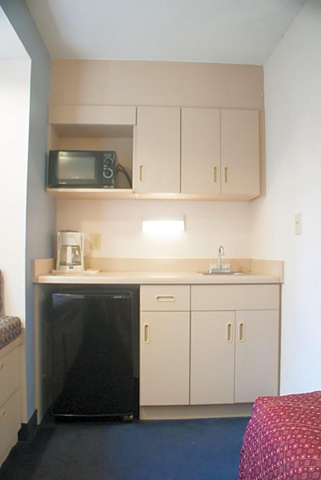 Hometown Inn & Suites Jacksonville Butler Blvd./Southpoint