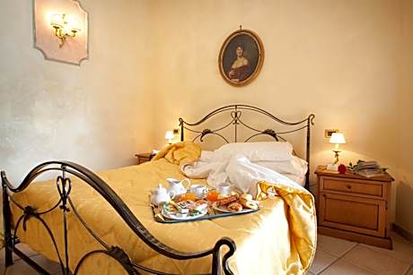 Double Room (1 Adult)