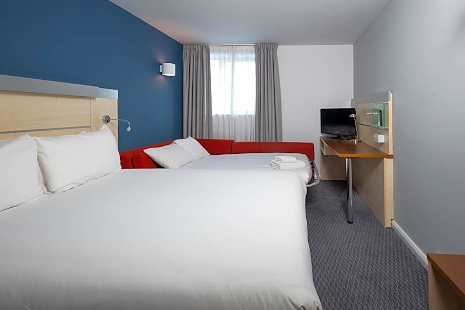 Holiday Inn Express Swindon City Centre By IHG