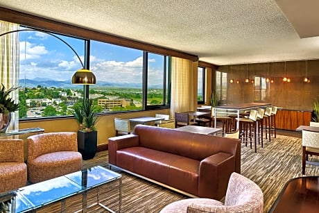 Club Room, 2 Queen Beds, Non Smoking