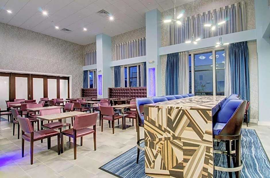 Hampton Inn & Suites Boston/Stoughton