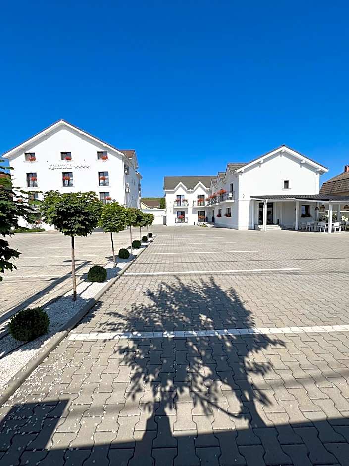 Krystal Boutique Mansion