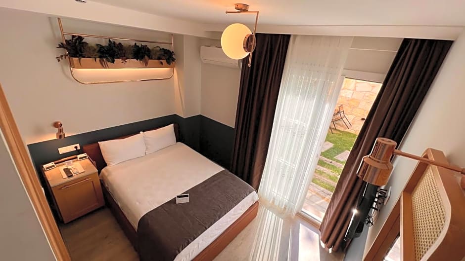 Urla 1867 Hotel