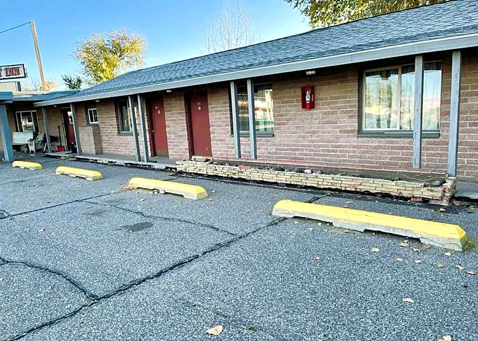 Love Hotels Desert Inn & RV by OYO at Boysen Wind River WY