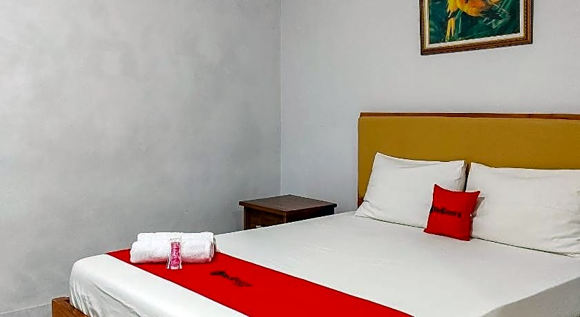 RedDoorz at Omah Candi Sari near Airport YIA