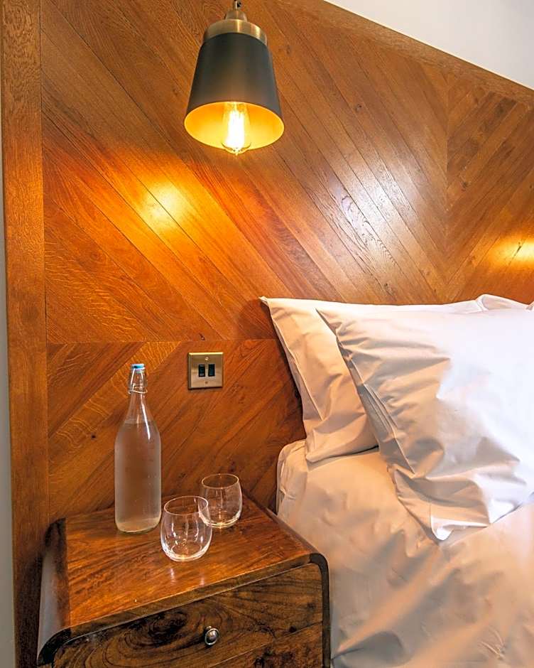 The Elm, Abbots Ripton