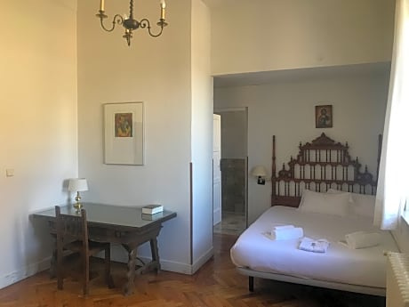 Double or twin superior