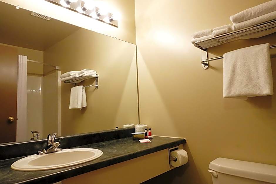 Super 8 by Wyndham Dauphin