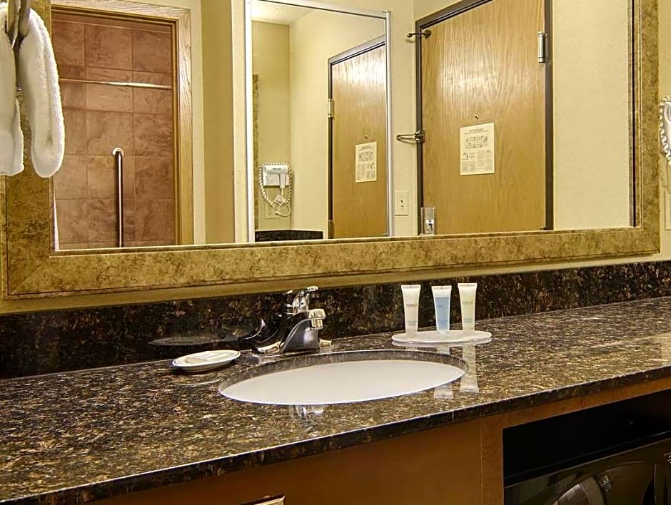 Quality Inn & Suites Detroit Lakes