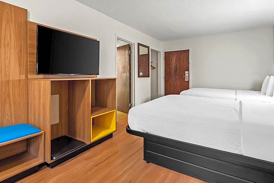 Days Inn by Wyndham Lancaster PA Dutch Country