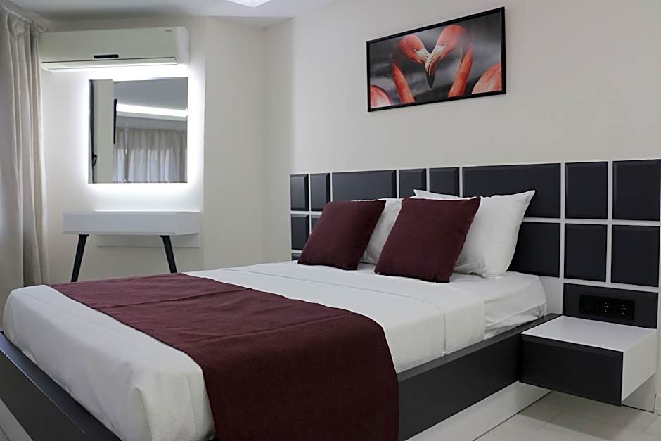 WB WEEKEND HOTEL AND SUITES