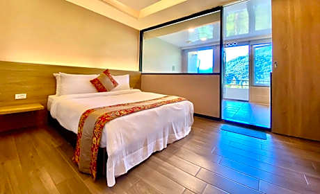 Suite with Mountain View