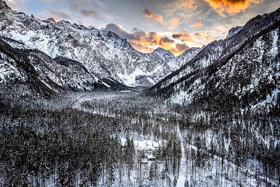 Eko hiša-Eco House Na razpotju