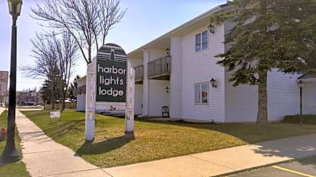 Harbor Lights Lodge